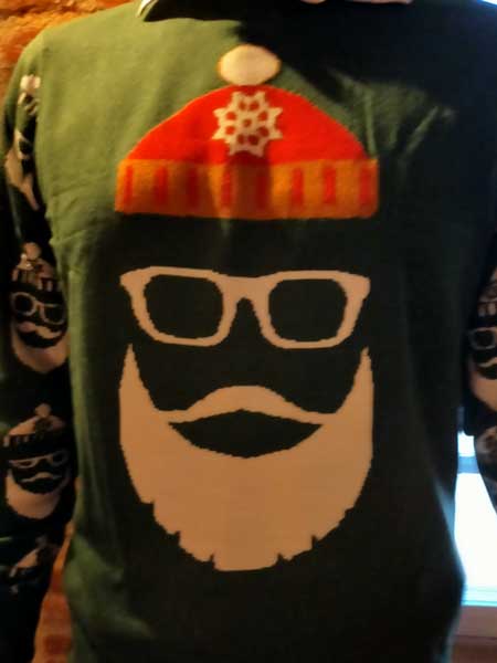 Pull moche de Noël : Père Noël avec des lunettes de soleil et un bonnet de Noël